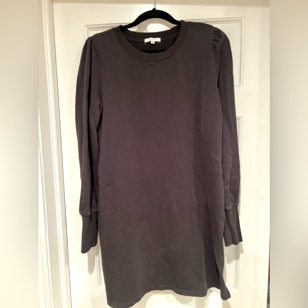 ZSupply Black sweatshirt dress with slightly ruffled shoulders